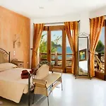 Gloria Maris And Hotel 4*