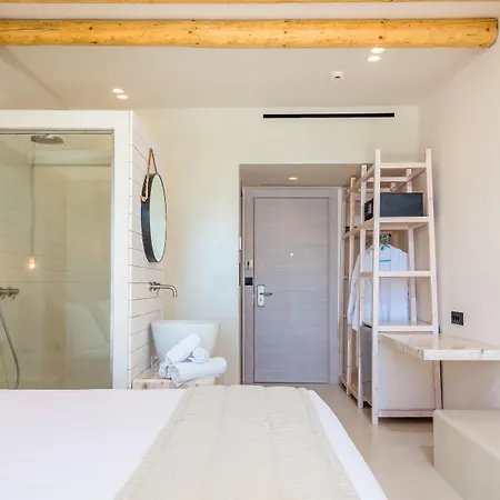 Gloria Maris And 4* Laganas