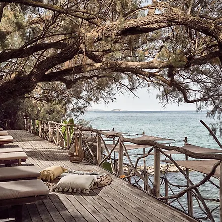 Gloria Maris And 4* Laganas