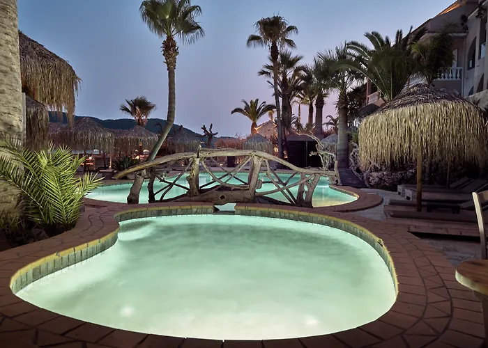 Gloria Maris And Szálloda Laganász