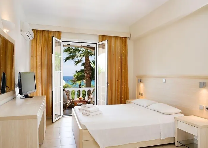Hotel Gloria Maris And 4*