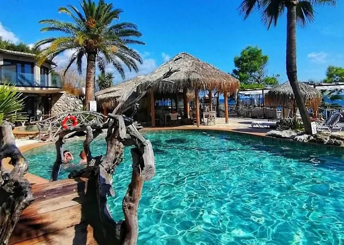 Hotel Gloria Maris And